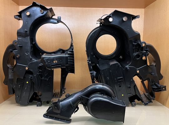 Solutions de moules de précision pour les garnitures intérieures et extérieures automobiles