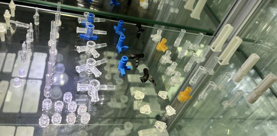 acheter Développement personnalisé de produits en plastique pièces petites bouchons emballage moules à injection plastique moulage online manufacture